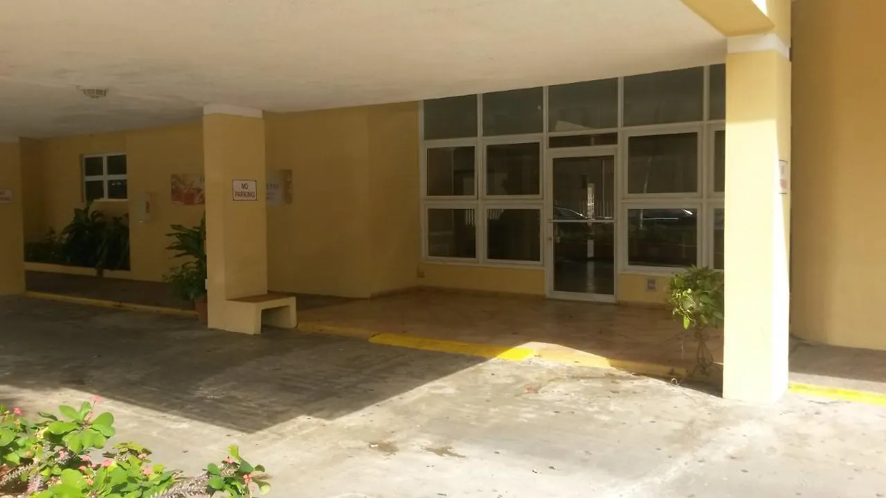 Cond. St. Tropez Apartment San Juan